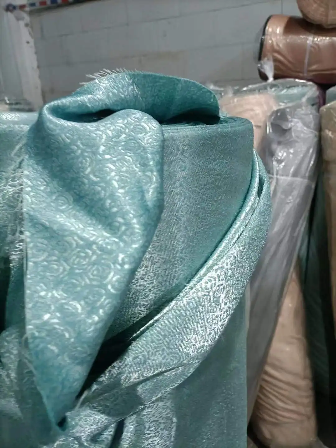 Good Quality Cheap Price Jacquard Blackout Windows Curtain Fabric for Hotel