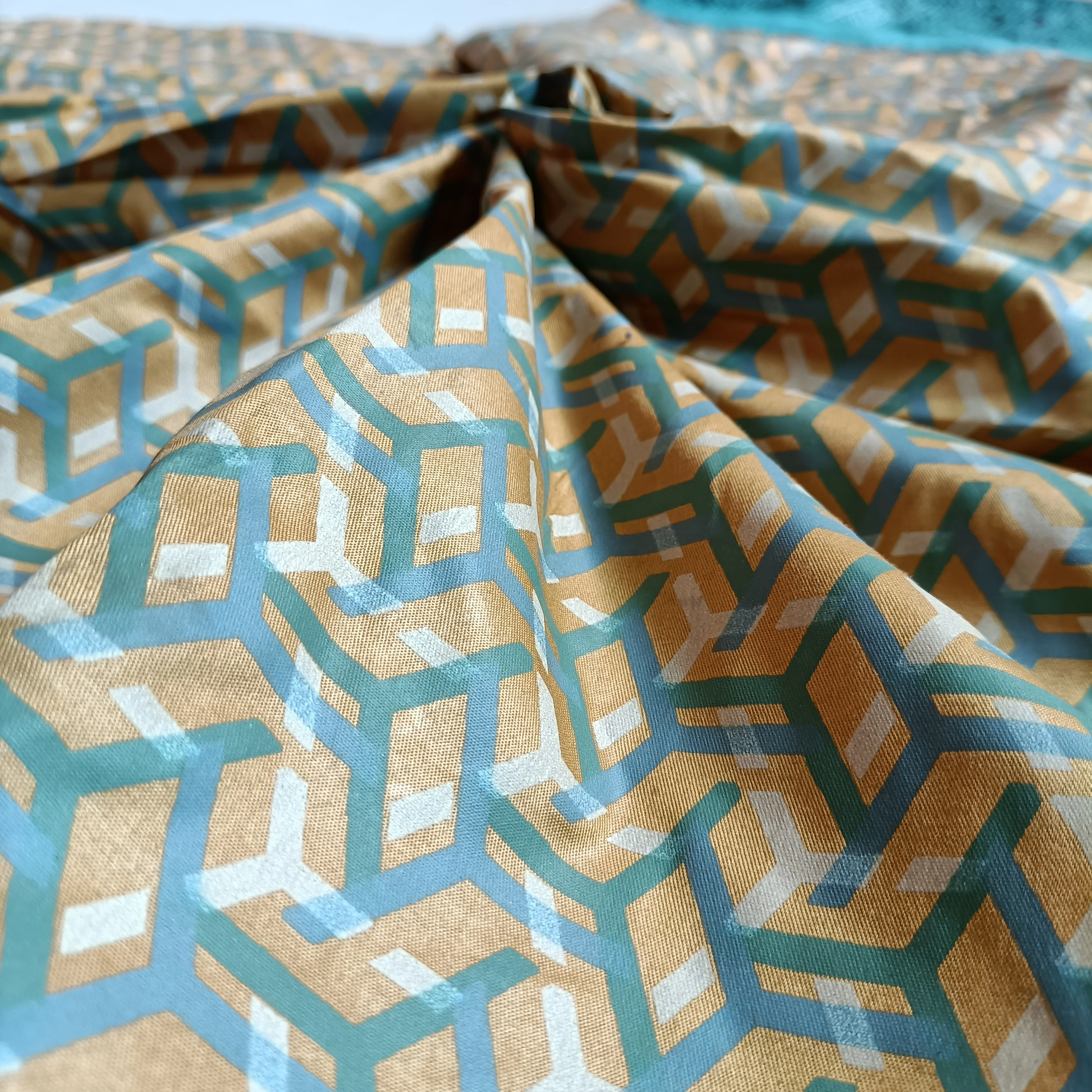 Holland Velvet Polyester Foil Home Textile Fabric for Soft and Curtain