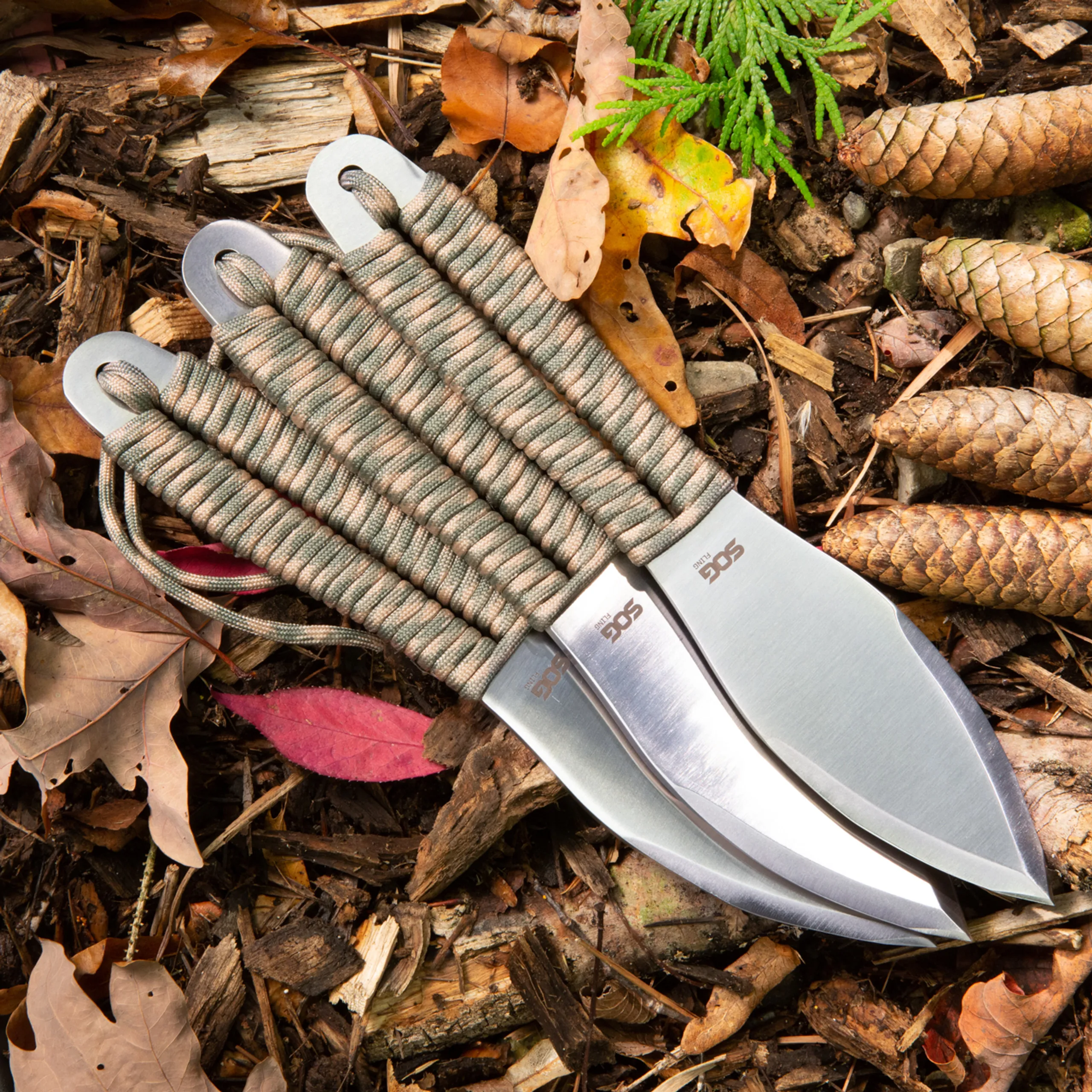 Ножи для метания SOG Fling FX41N 3 упаковки набор сбалансированных метательных ножей со стальными лезвиями 2 8 дюймов и 7-футовыми ручками обернутыми Паракордом