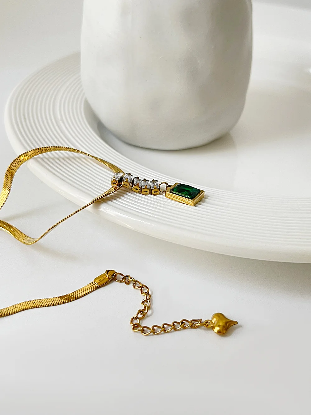 Elegant Stainless Steel Clear Green Baguette Cz Zircon Necklace 18k Gold Flat Snake Chain Zircon Pendant Necklace