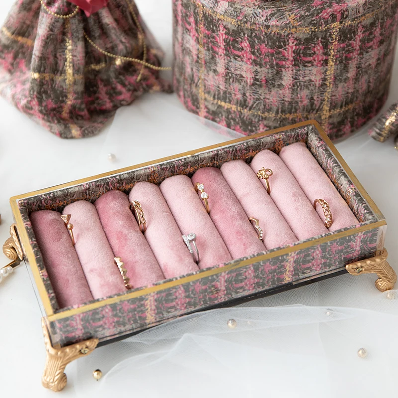 Держатель для демонстрации ювелирных изделий на высоком каблуке в форме манекена