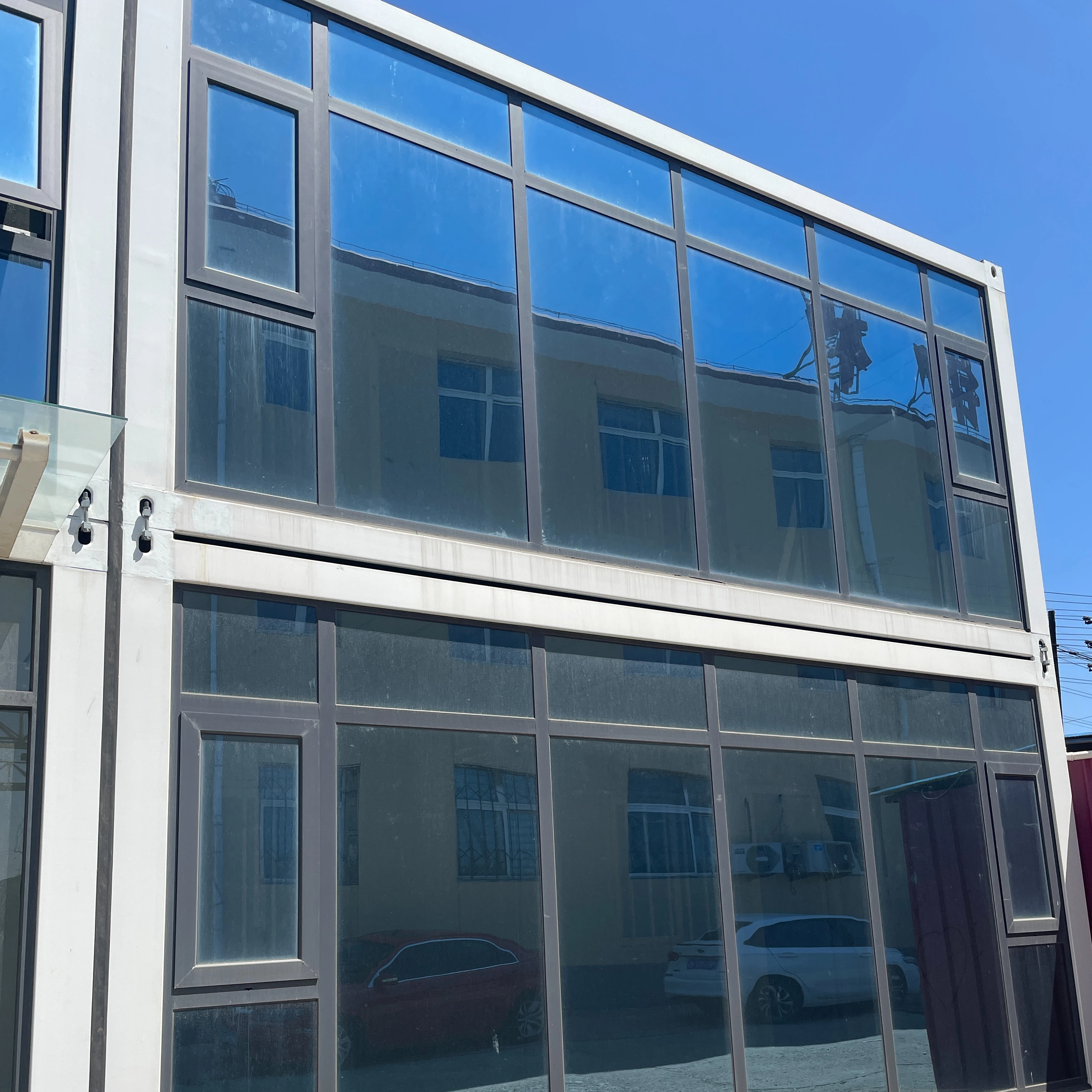 Flat Pack Prefabricated Modern Design Welding Shipping Container Housef for Living/Office/Accomodation/Shop/Restaurant (SU-C158)