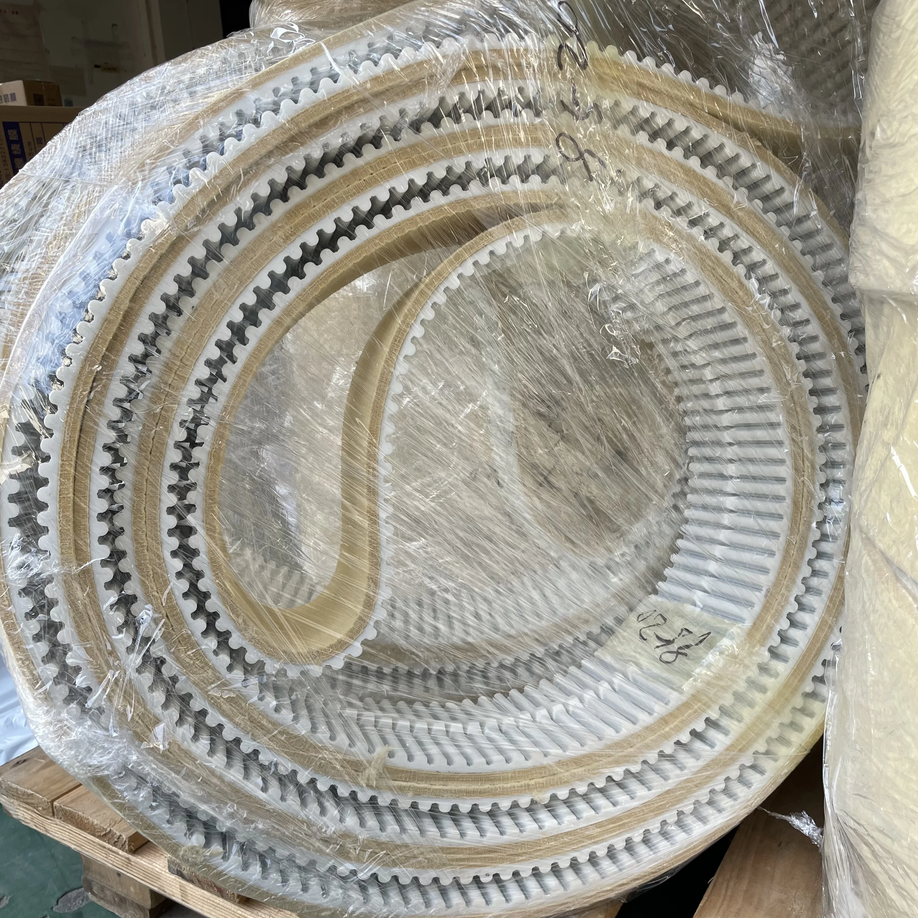 PU timing Belt Customized With Felt Belt Manufacturer