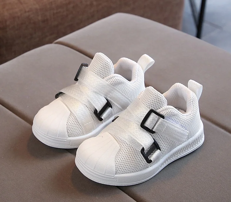 Модные удобные дышащие Нескользящие кроссовки оптом для девочек и мальчиков детская повседневная обувь