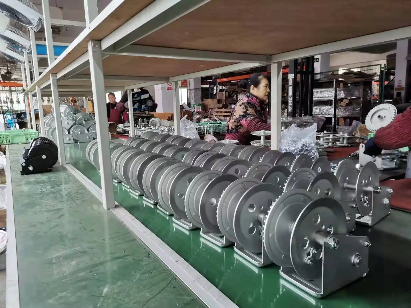 Winch Producer  800KGS 1760LBS Light Duty  Double Gear Hand Winch Trailer Winch  With Webbing Strap 1 speed Zinc Plated