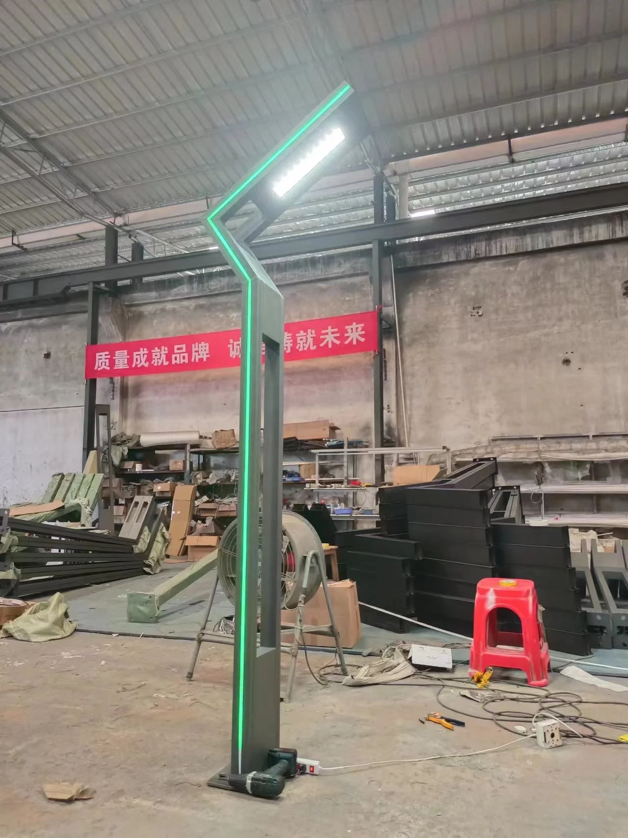 Wholesale of outdoor aluminum landscape lights in factories LED poles park communities, streets, waterproof modern garden lights