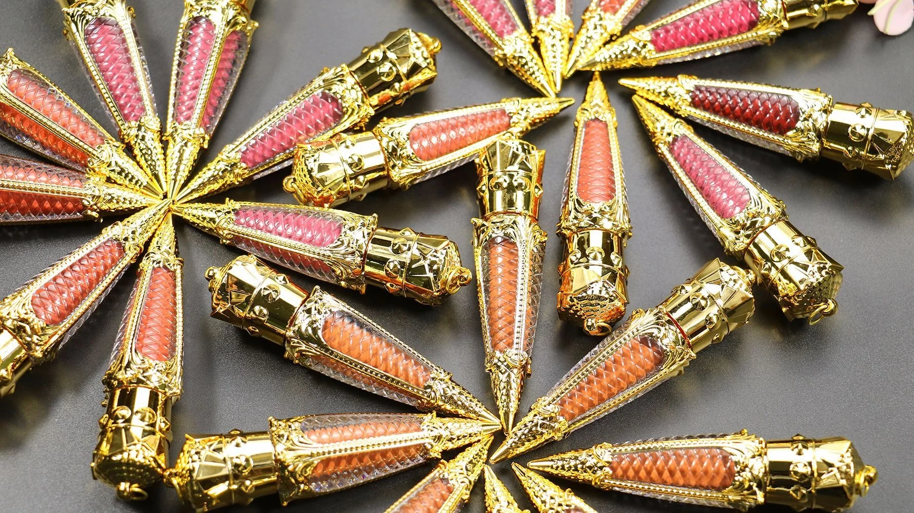 Wholesale Customized crown lipgloss liquid lipstick with gold lip gloss tube