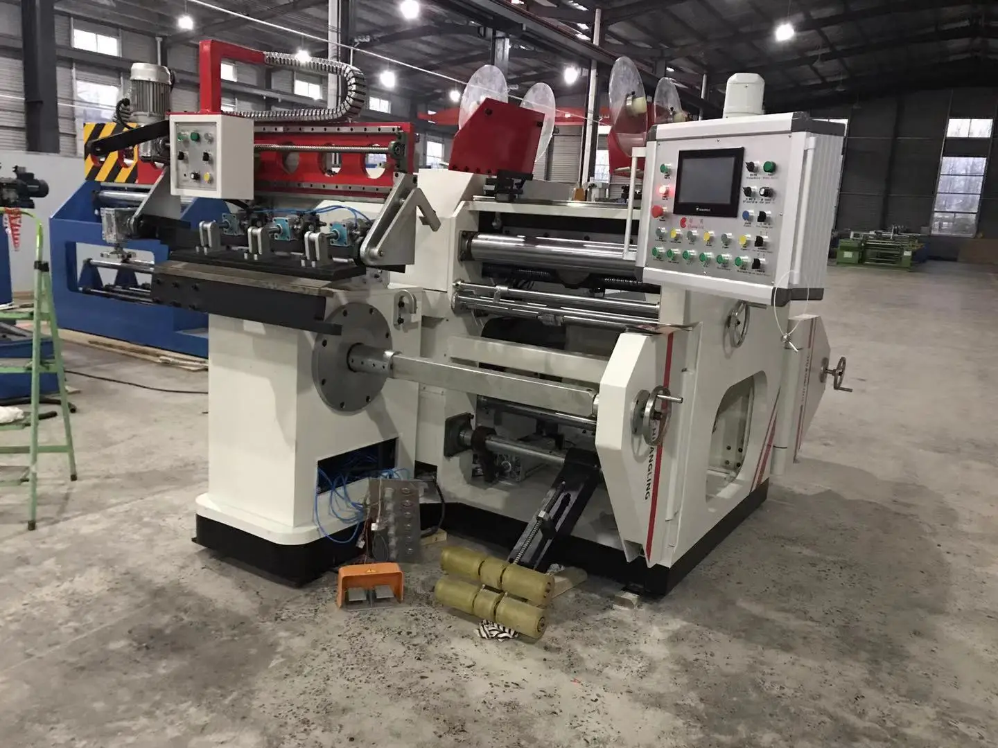 Automatic China Manufacturer transformer Coil width 1600 Mono-layer low voltage Cu strip foil winding machine