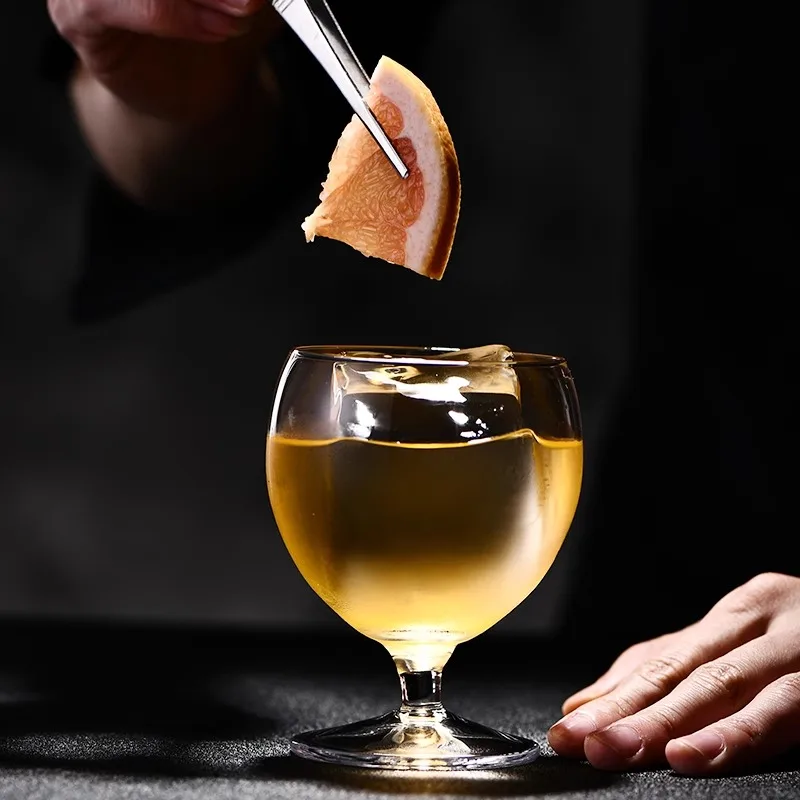 Wholesale crystal whisky glasses foreign wine glasses classical goblets ice hockey vodka brandy snifter glasses.