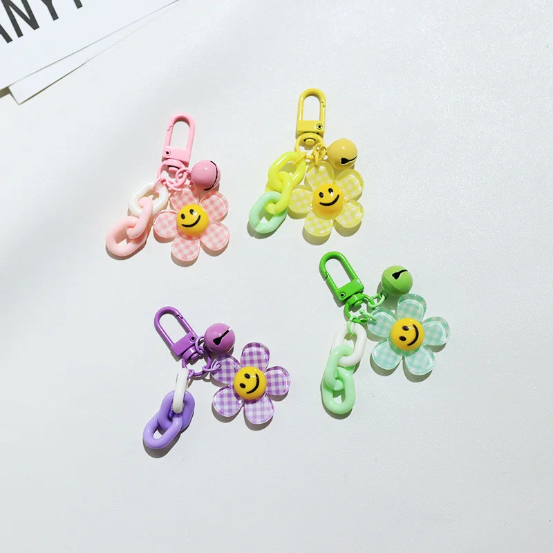 Cartoon Cute Ins Small Daisy Pendant Smiley Face Keyring Flower Brand Keychain Girl Power Acrylic Fun Hanging Jewelry