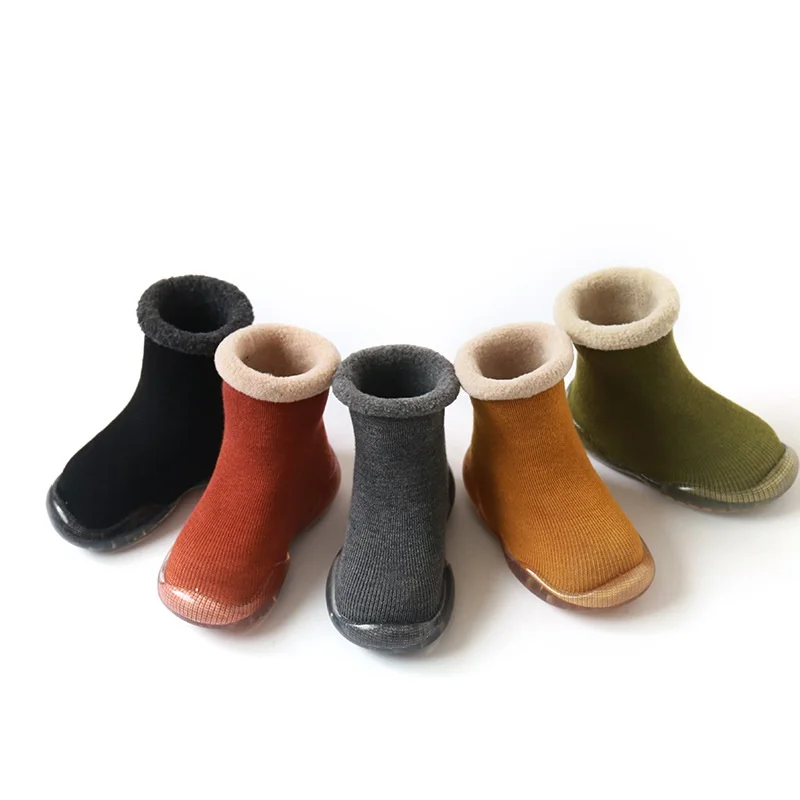Wholesale Winter Thick Fluffy Warm Baby Shoes Prewalker Fashion Solid Color Non Slip Warm Baby Fuzzy Socks
