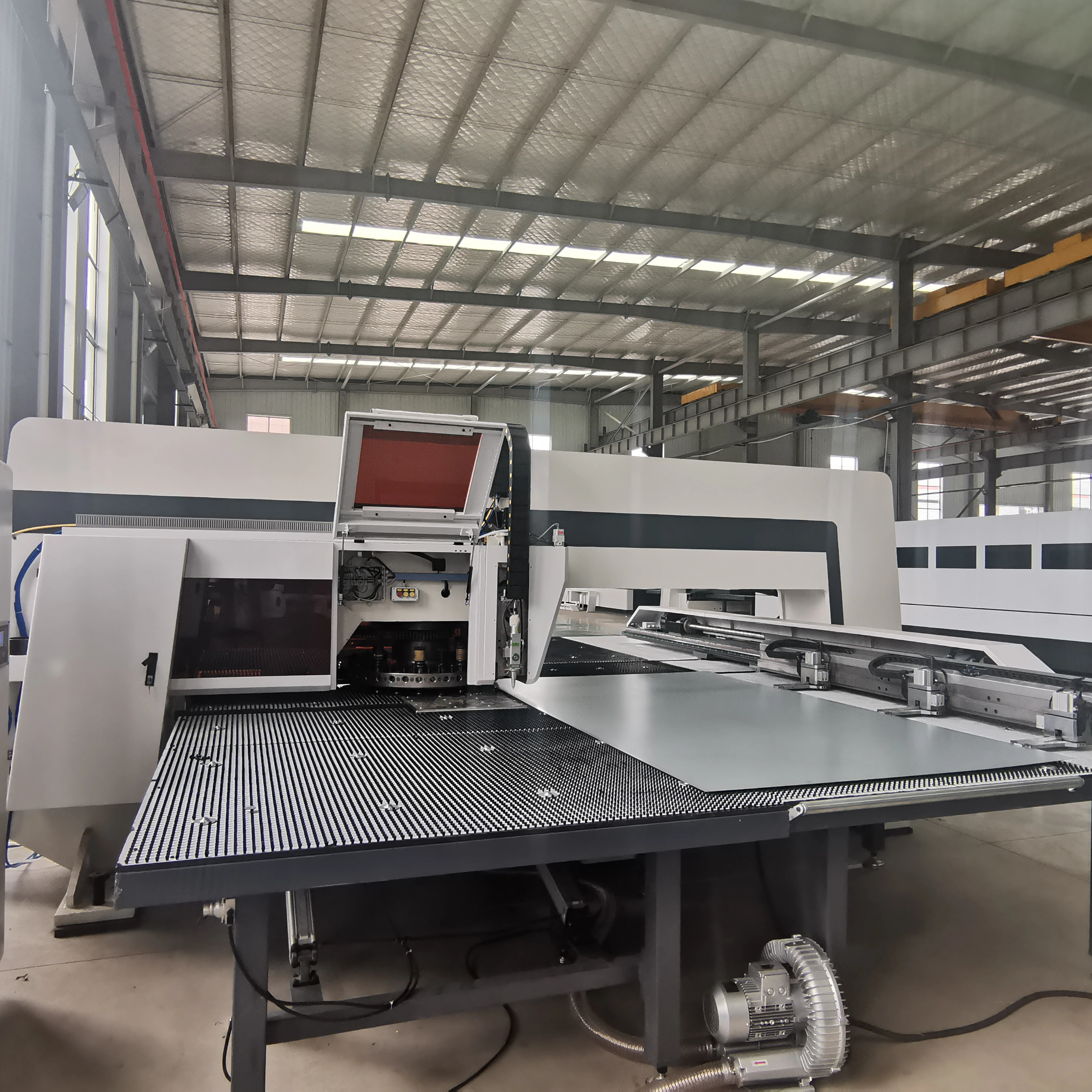 Combined CNC turret punching machine with laser cutter can cutting and punching sheet metal