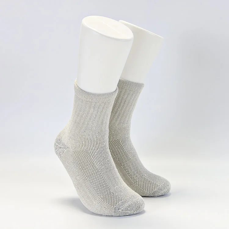 Best Quality GOTS Organic Hemp Yarn Crew Socks for Men OEM Custom Logo Thick Winter Socks Ready to Ship In-Stock MOQ 10 Pairs