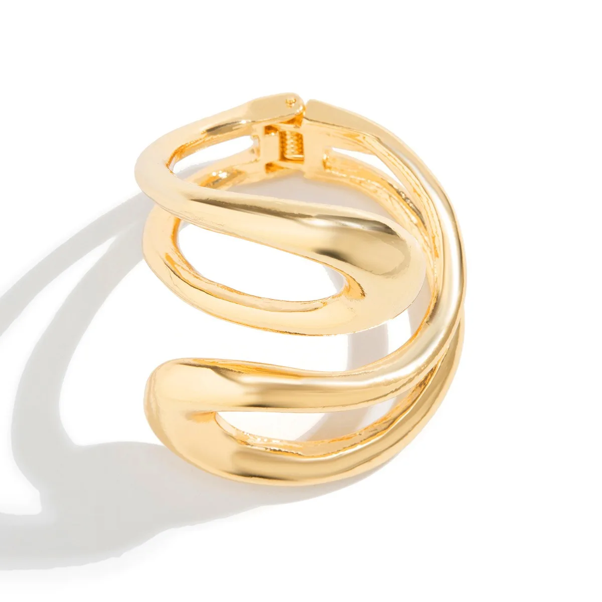 Europe And America Gold Plated Jewelry Exaggerated Heavy Metal Big Open Twist Fashion Bracelet For Women Wedding Engagement