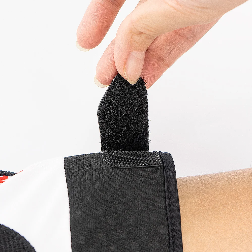 Cheap Bowling Gloves Finger Protection anti-slip Bowling Glove for unisex Bowling Accessories Glove Customized Logo