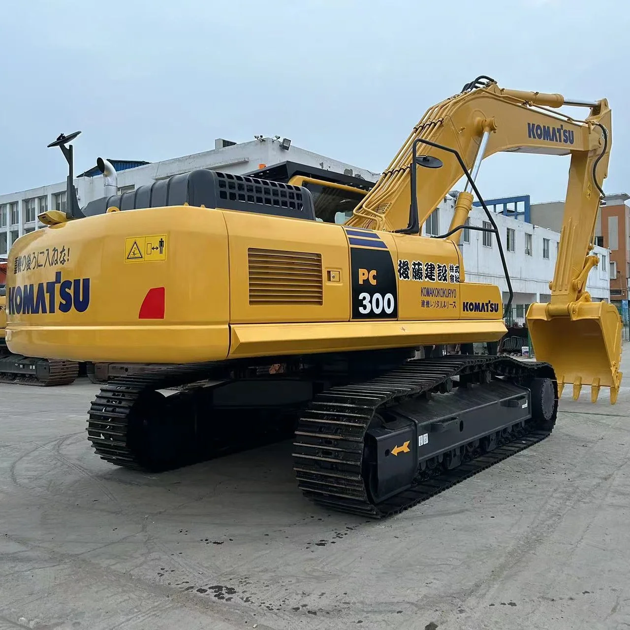 Used KOMATSU PC300-8 300-8 PC300 Excavators PC300-8N1 30 ton Japan Original Diggers cheap price for Sale