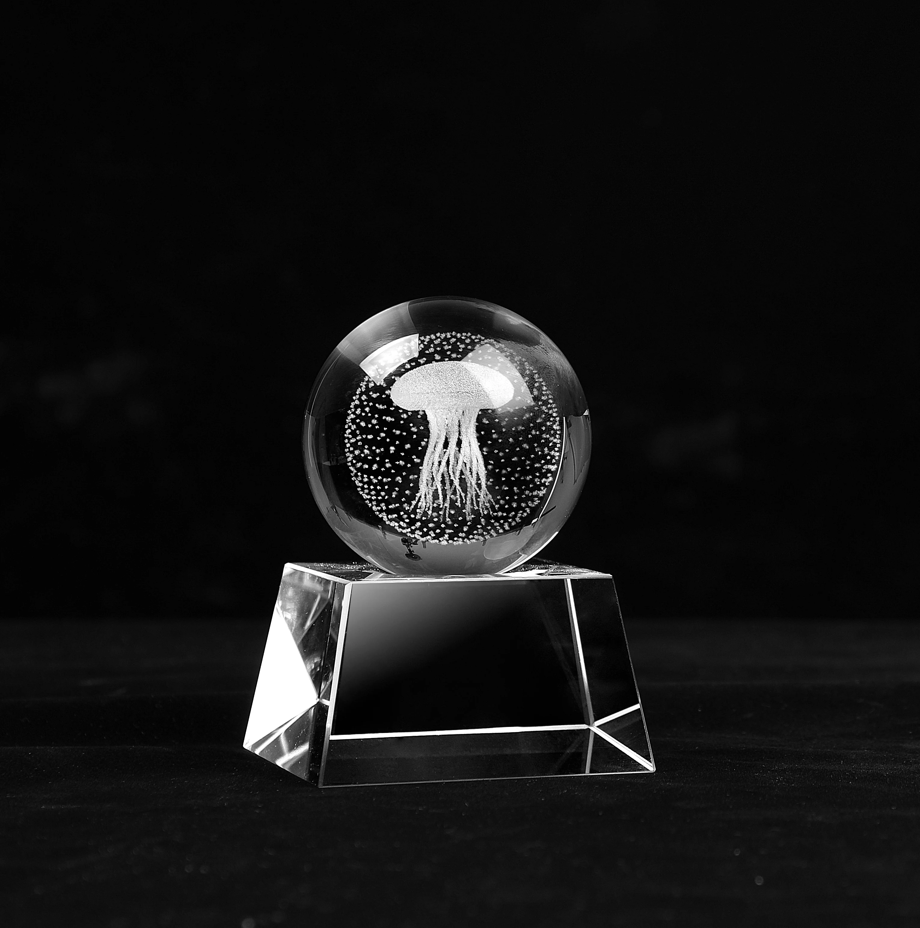 Factory sale crystal glass ball Personality pattern Pattern customization 75mm crystal ball