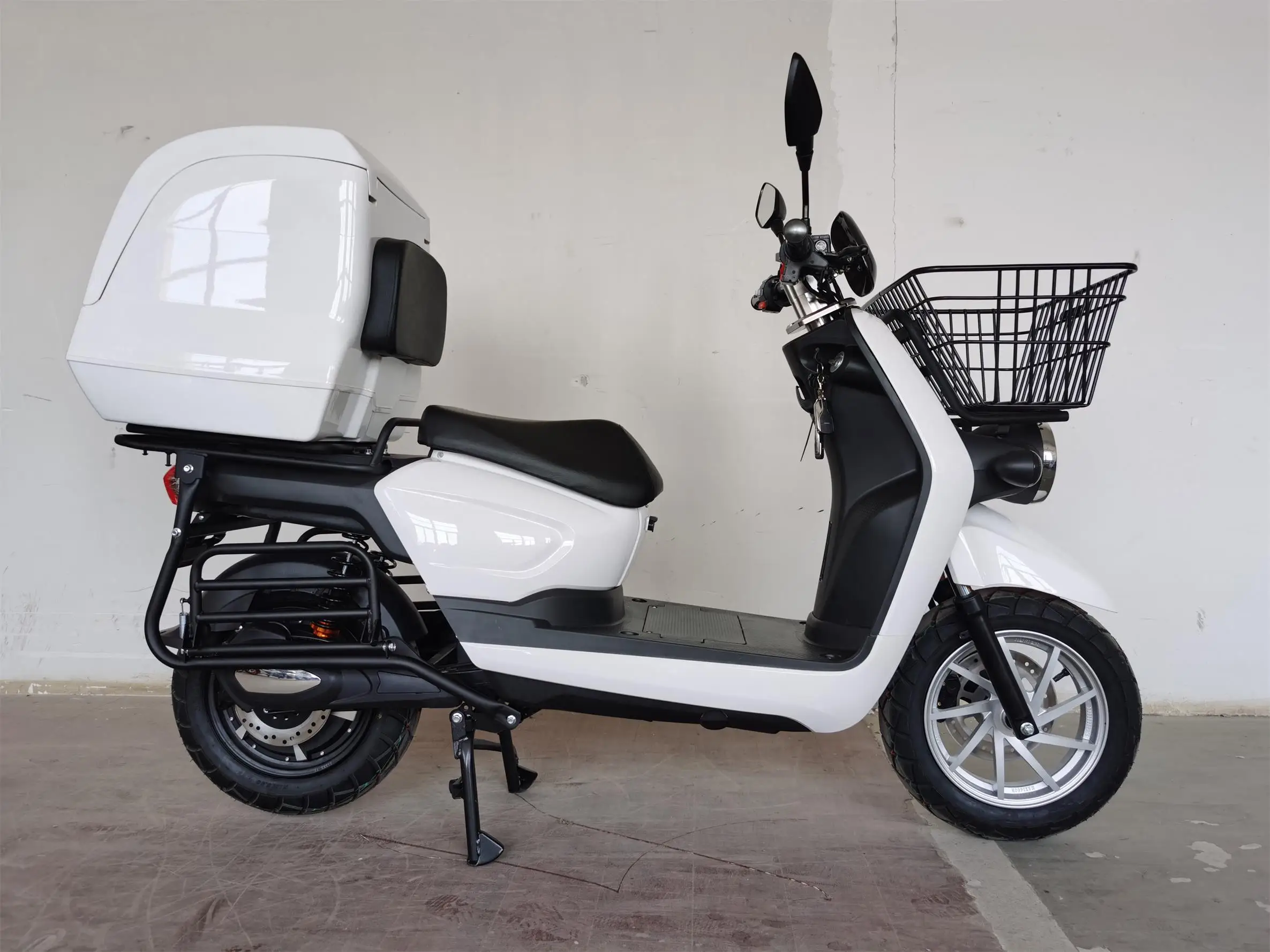 1500w 2000w Brushless Motor E Electric Powered Bike Moped Scooter with Rear Food Truck