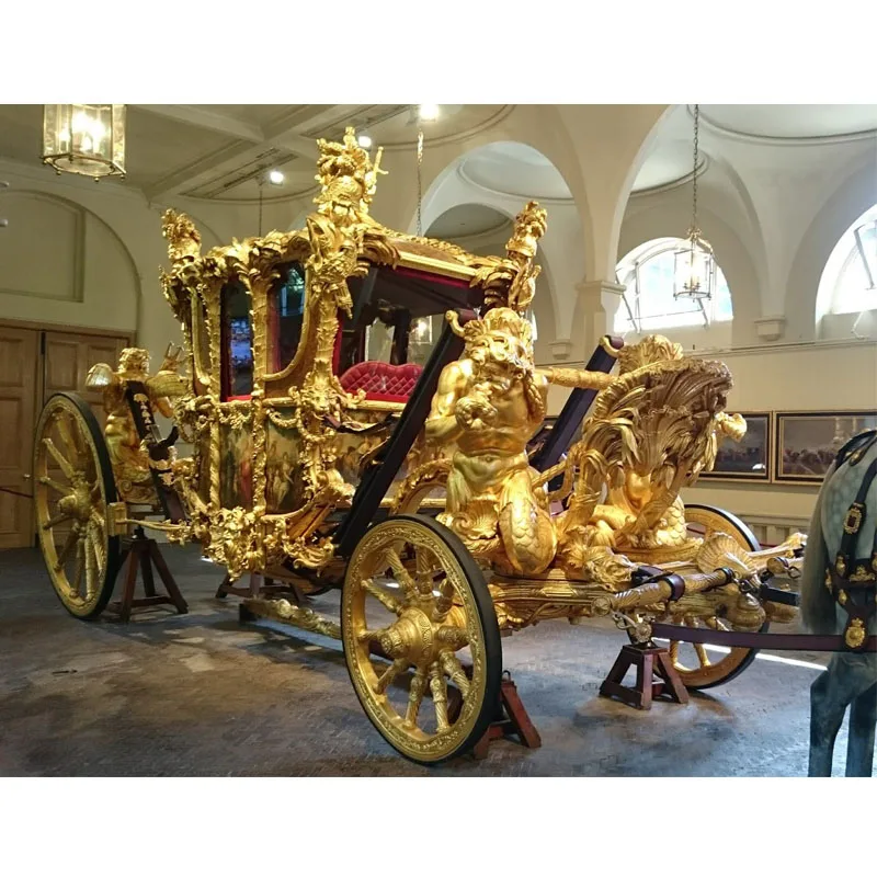 
Historical royal horse carriage for sightseeing 