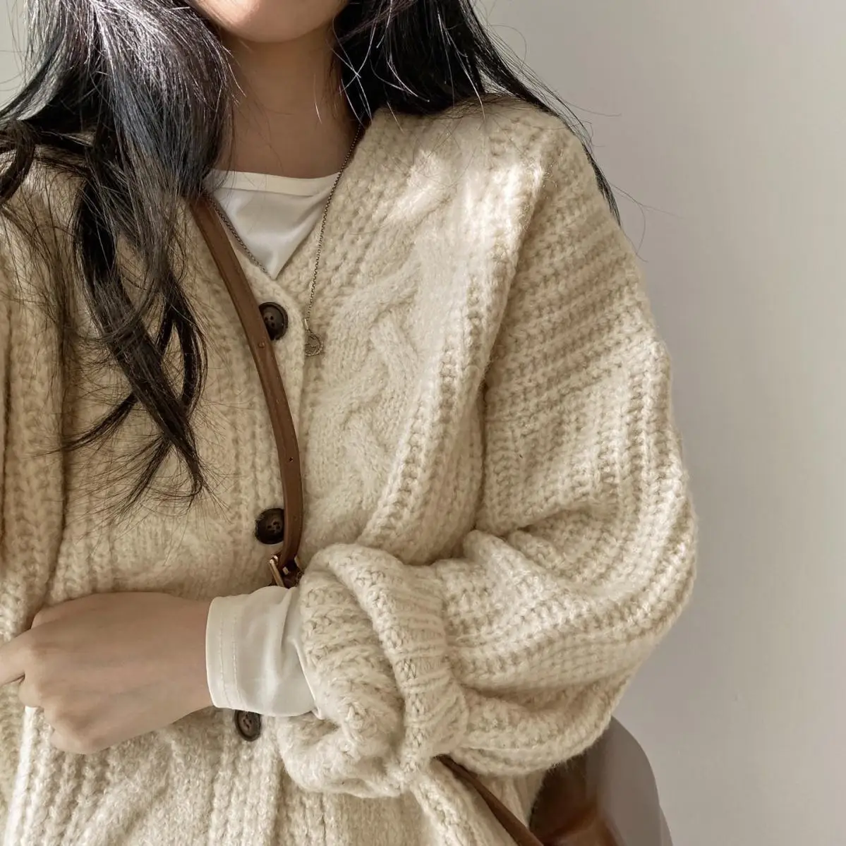 Factory sell spring autumn fashion knitted sweater V-neck long sleeve twist cardigan cable striped knitted cardigan for women