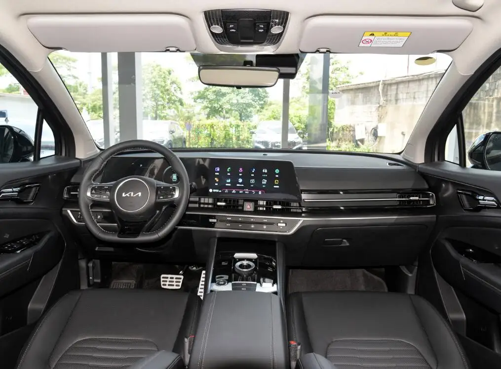 2023 Hot selling gasoline car 1.5T 2.0T 8-speed manual transmission  four-wheel drive Kia Sportage Petrol SUV for sale