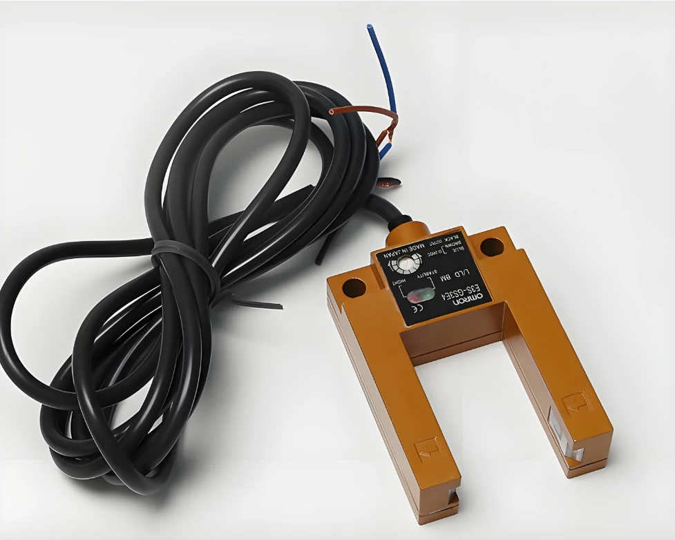 E3S-GS30E4 slot photoelectric switch DC3-wire NPN normally open elevator leveling sensor