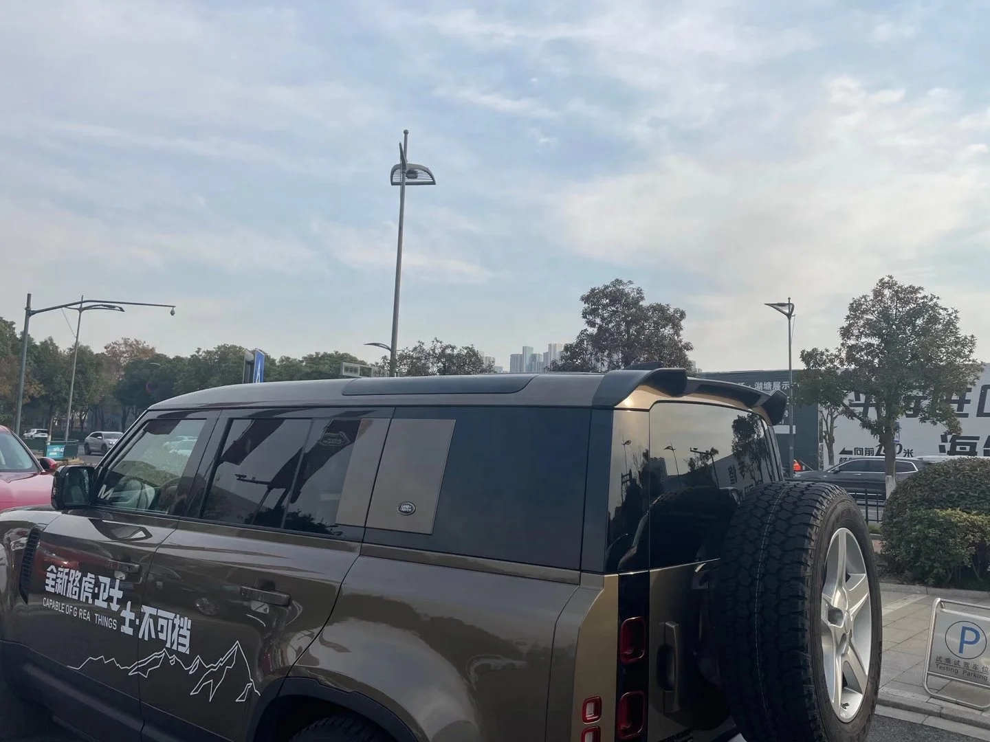 Hot Sell DEF4X4 Car Rear Roof Spoiler Exterior Accessories Wing Rear Window Carbon  Trunk Spoiler ForDefender 2020