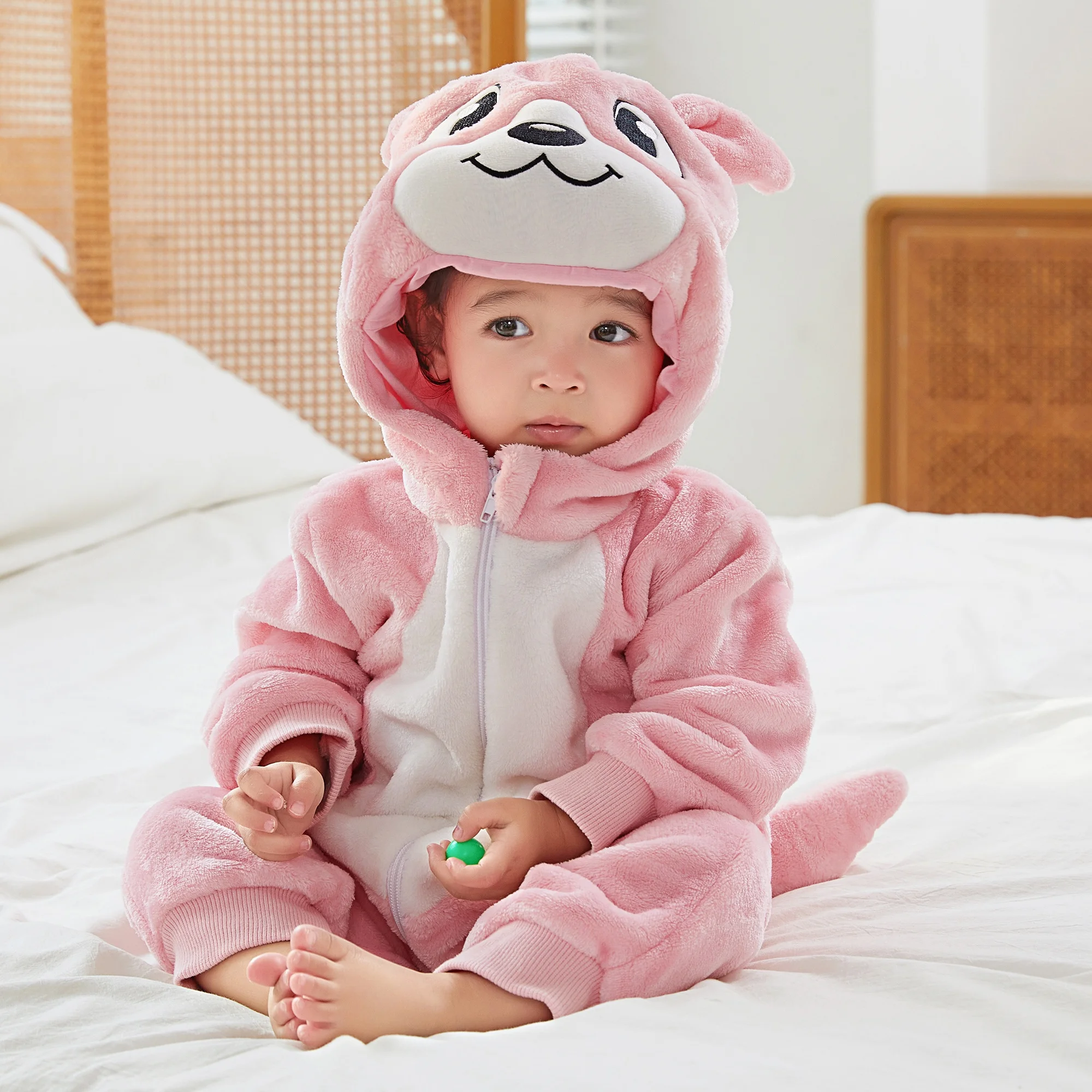Michley Warm Hot-sale 100% Polyester Flannel Baby Pajama Cute Newborn Baby Onesie Jumpsuits Winter Baby Animal Romper