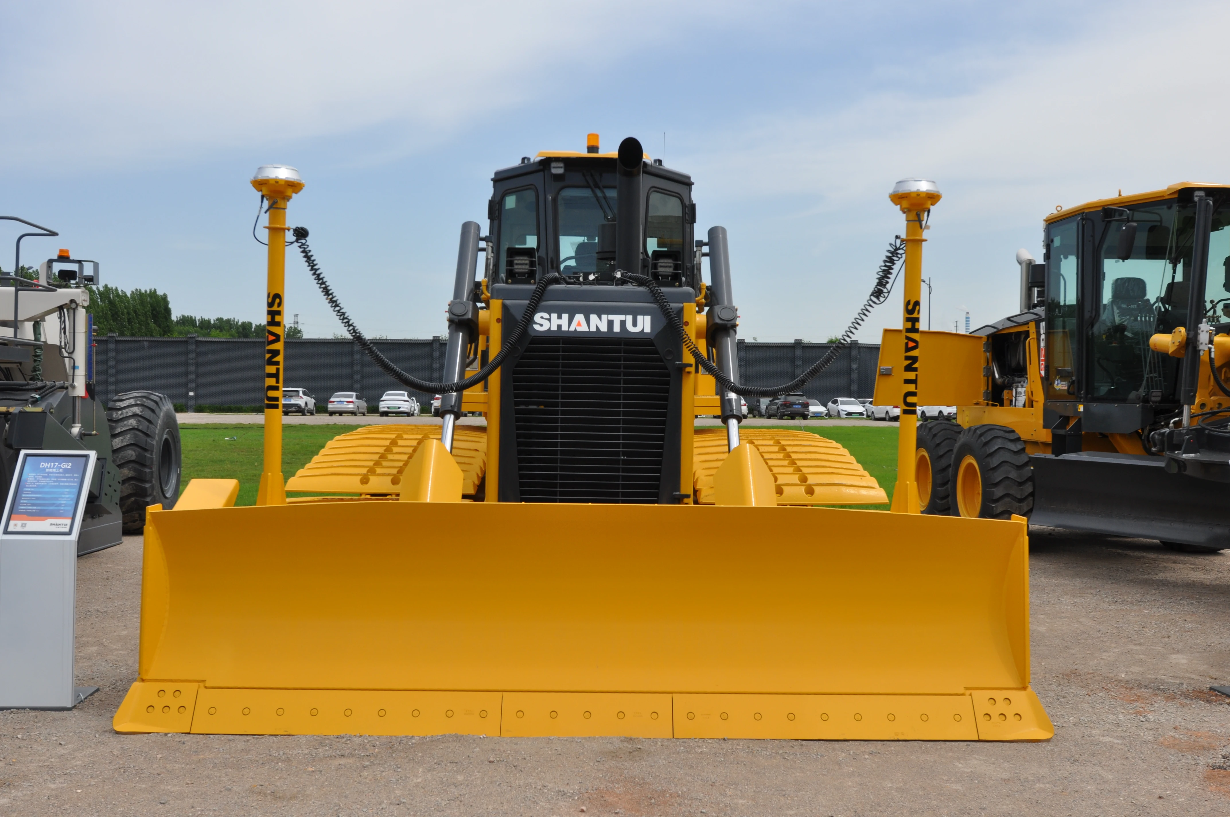 SHANTUI 170HP DH17 automatic leveling model  Crawler Bulldozer Hydrostatic Travel Drive Bulldozer