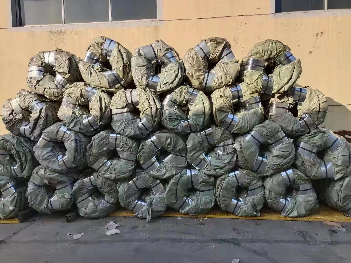 Best Selling Customizable Galvanize Stainless Steel Barbed Wire For Sale