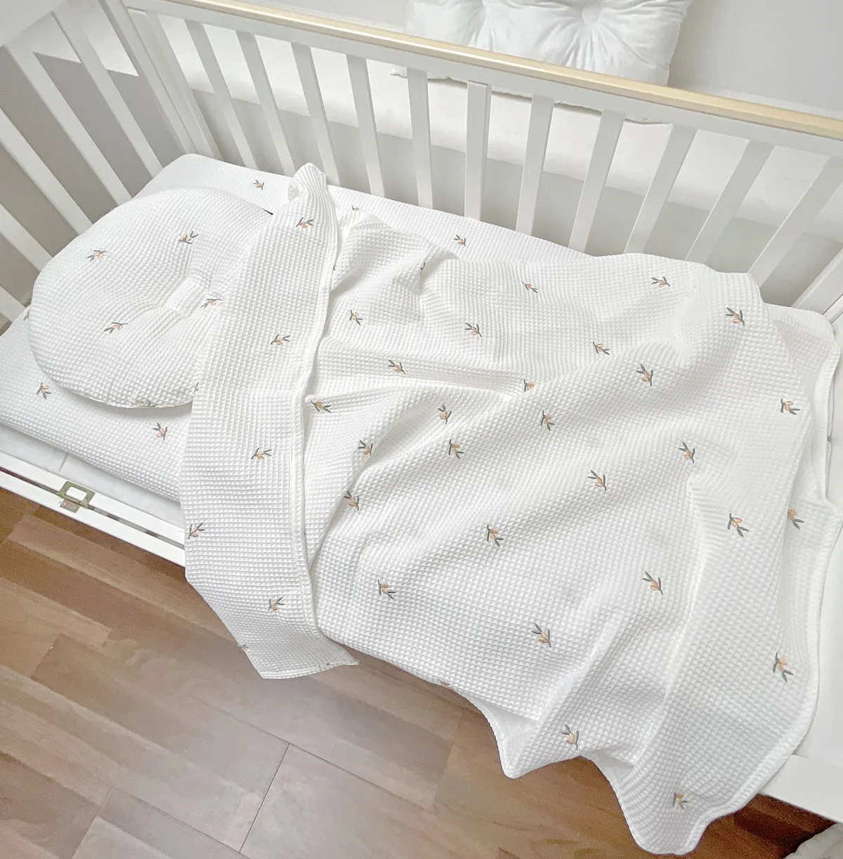 Mini Waffle Knitted Cotton Embroidered Bear Baby Blanket Newborn Summer Waffle Blanket