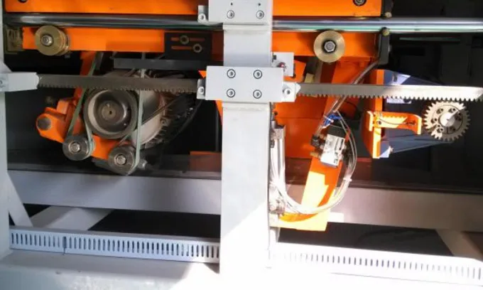 HUAHUA NP330 Automatic CNC Computer Wood Cutting Panel Saw Machine