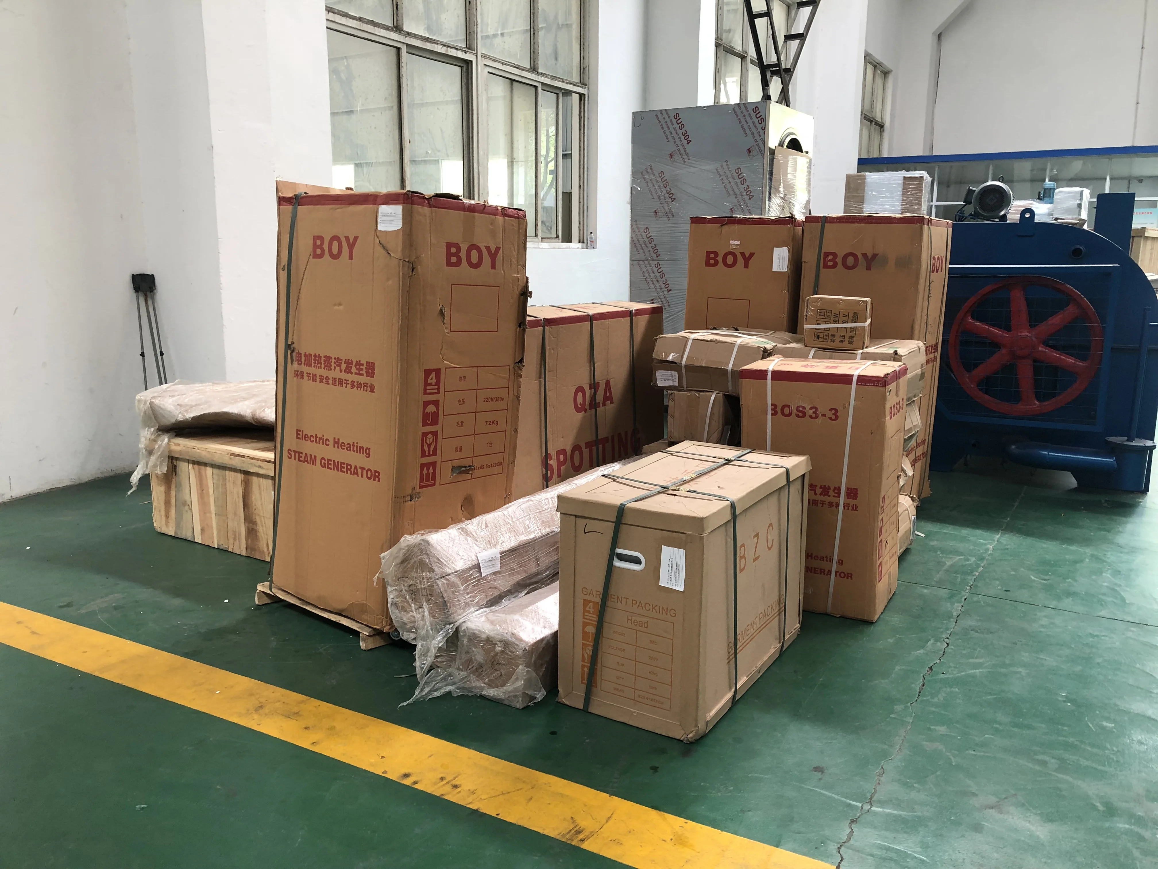 Clothes packing machine