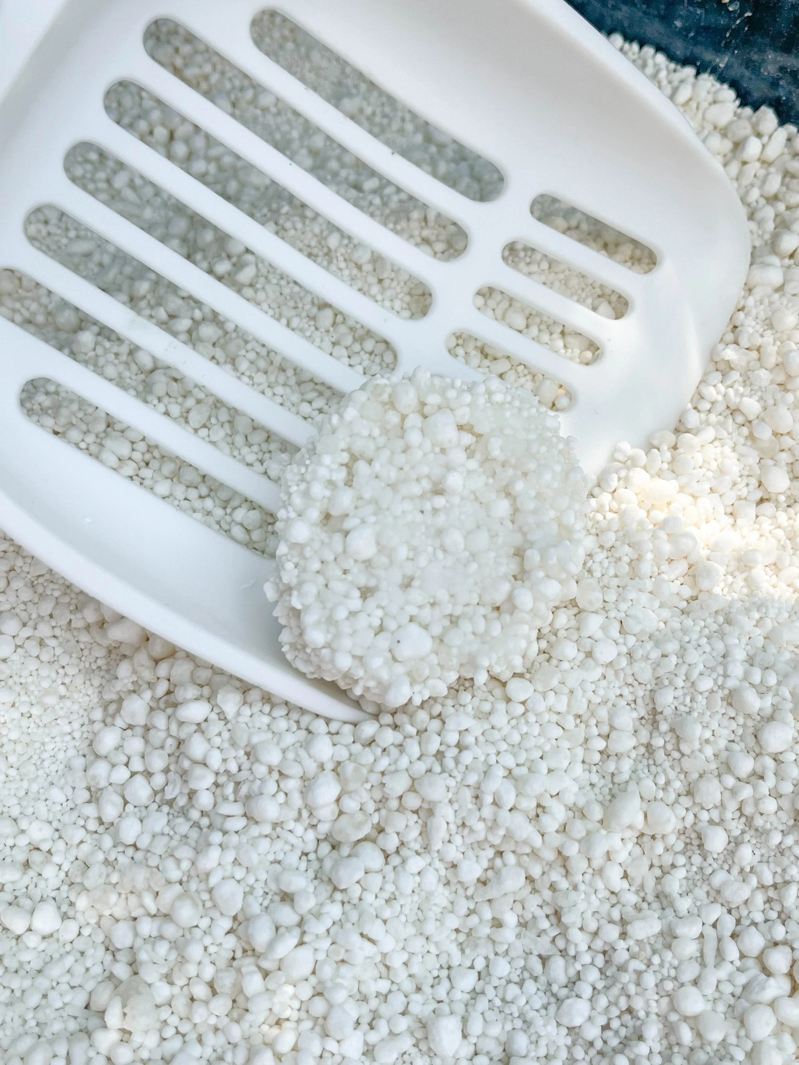 Natural Material Cat friendly Clay Clumping Quickly Absorption Easy Clean Up 2kg Versapet Corn Starch Cassava