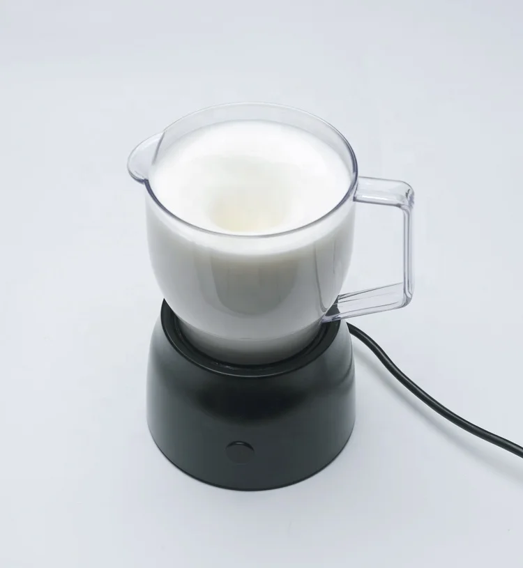 Горячий шоколад с молочным пенообразователем