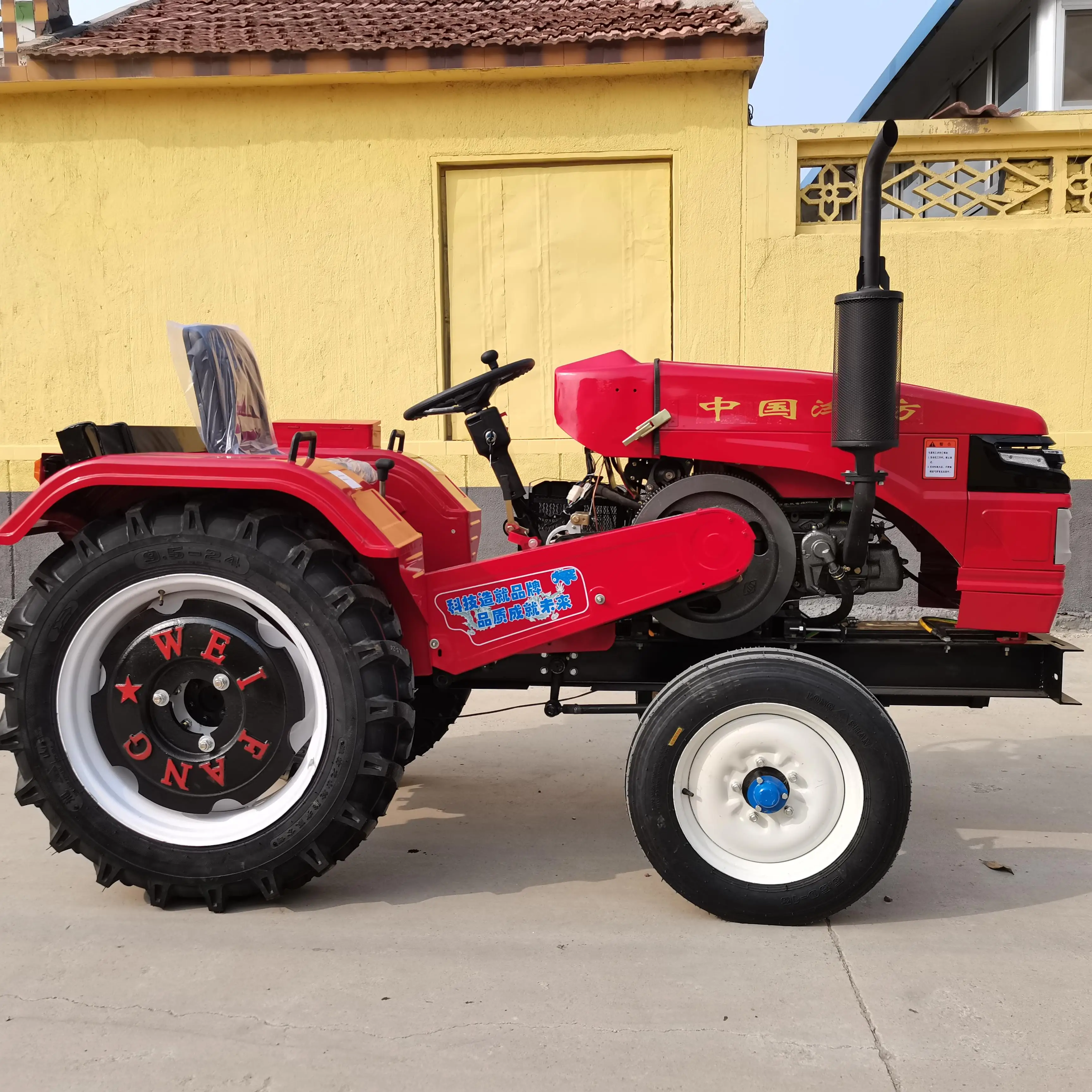 Mini 4x4 Garden Tractor Home Use Farm Tractor with 40-180hp Rated Power Featuring 120-150hp Core Components Bearings