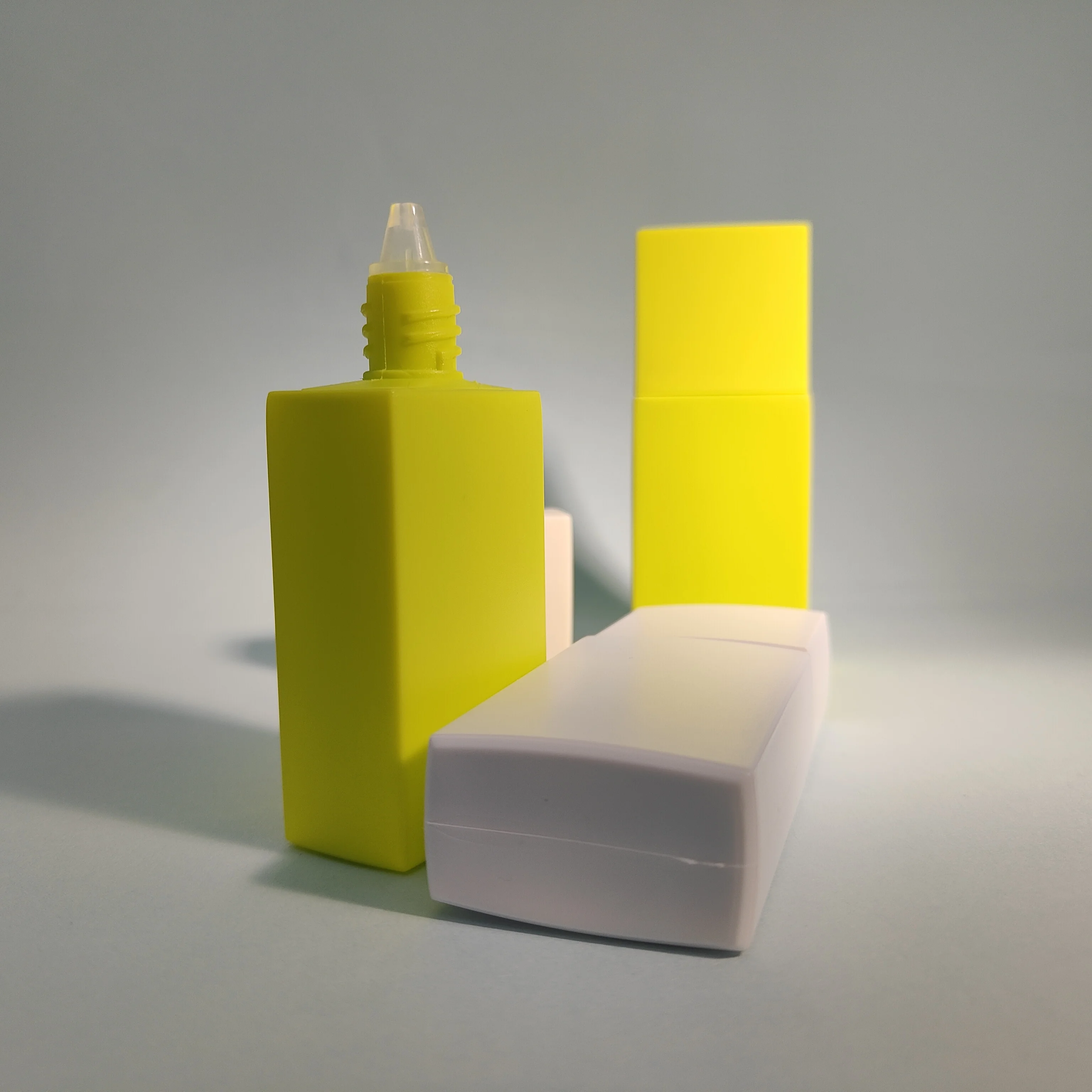 Hot Sale Square Shaped 30ml Screw Cap PP Bottle with Nozzle Matte Finish Sunscreen Cream Lotion and Makeup Container