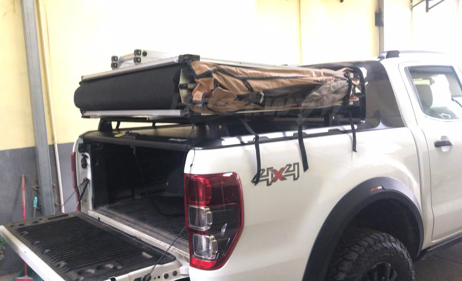 BESTWYLL 4X4 Accessories Ute Rear Cargo Luggage For Tonneau Roller Aluminum Pickup Truck Cross Bar For Ford Ranger Wildtrak F150