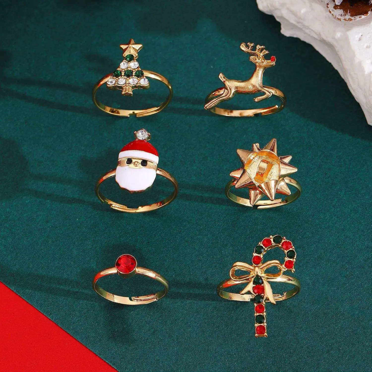 Merry Christmas Fashion Jewelry Set Oil Dropping Diamonds Christmas Trees Santa Hats and Deer Alloy Gold Plated 6-piece Ring Set