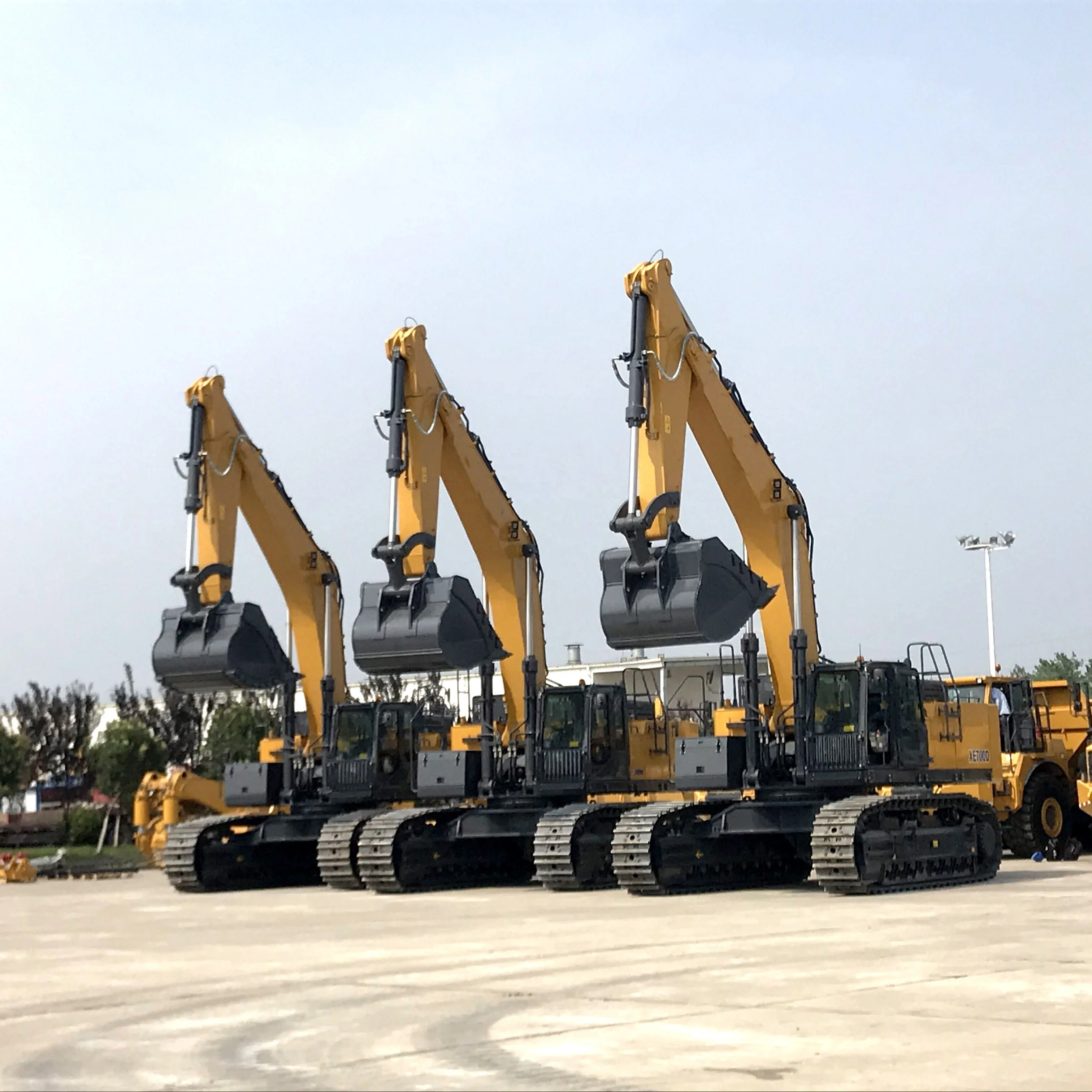 Factory Wholesale 33 Tons XE335C Large Hydraulic Crawler Excavators Excavador Price In India