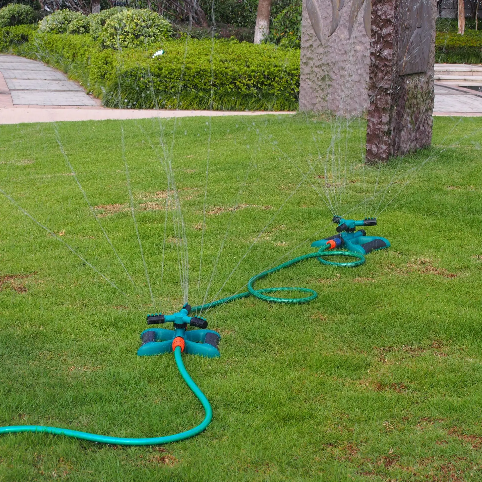 Hot 3 Arms Lawn Sprinkler 360 Degree Rotating Weighted Gardening Sprinkler