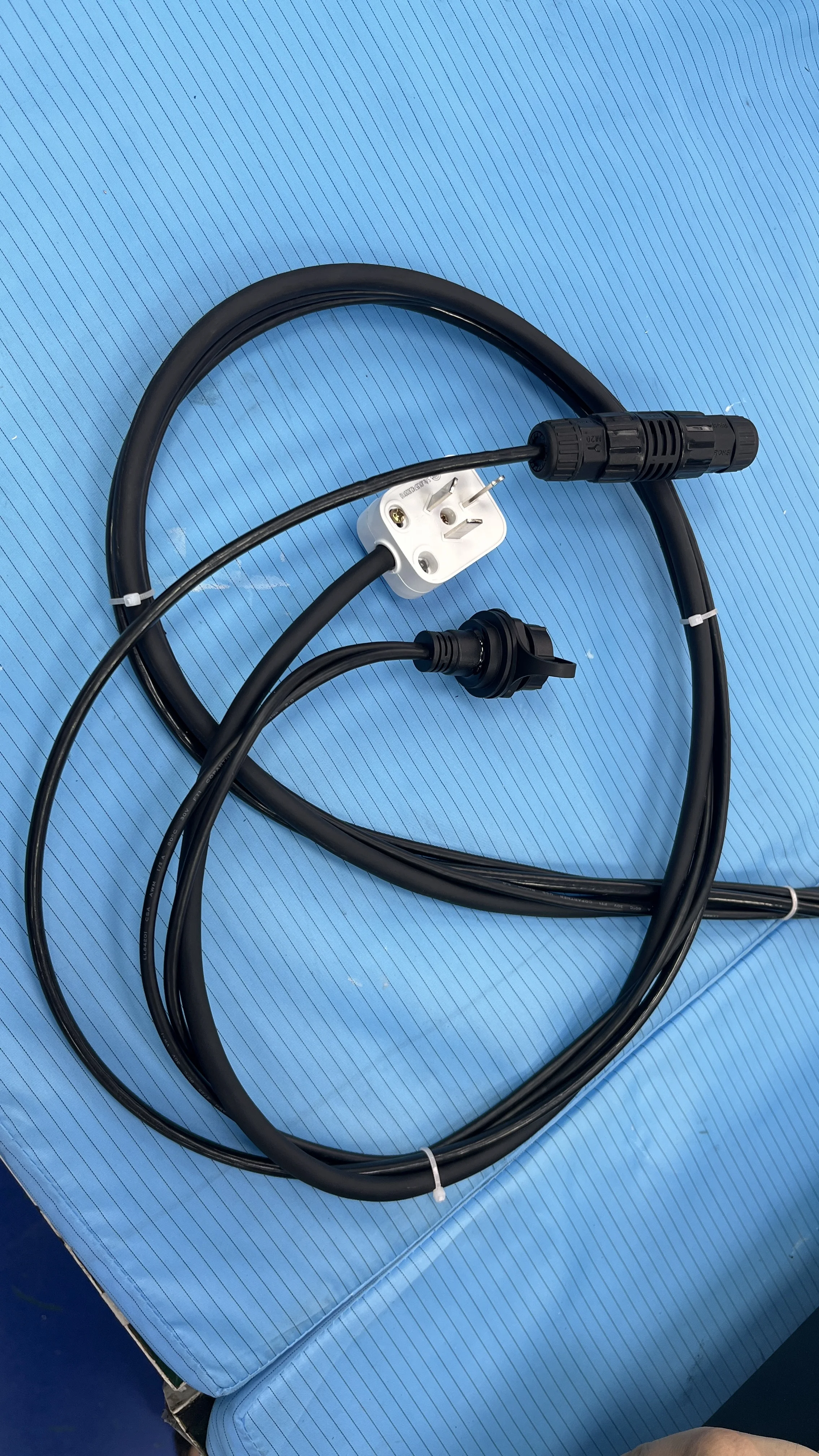 Full-fit outdoor wall-mounted HD advertisement machine with CE/FCC certification for gas stations