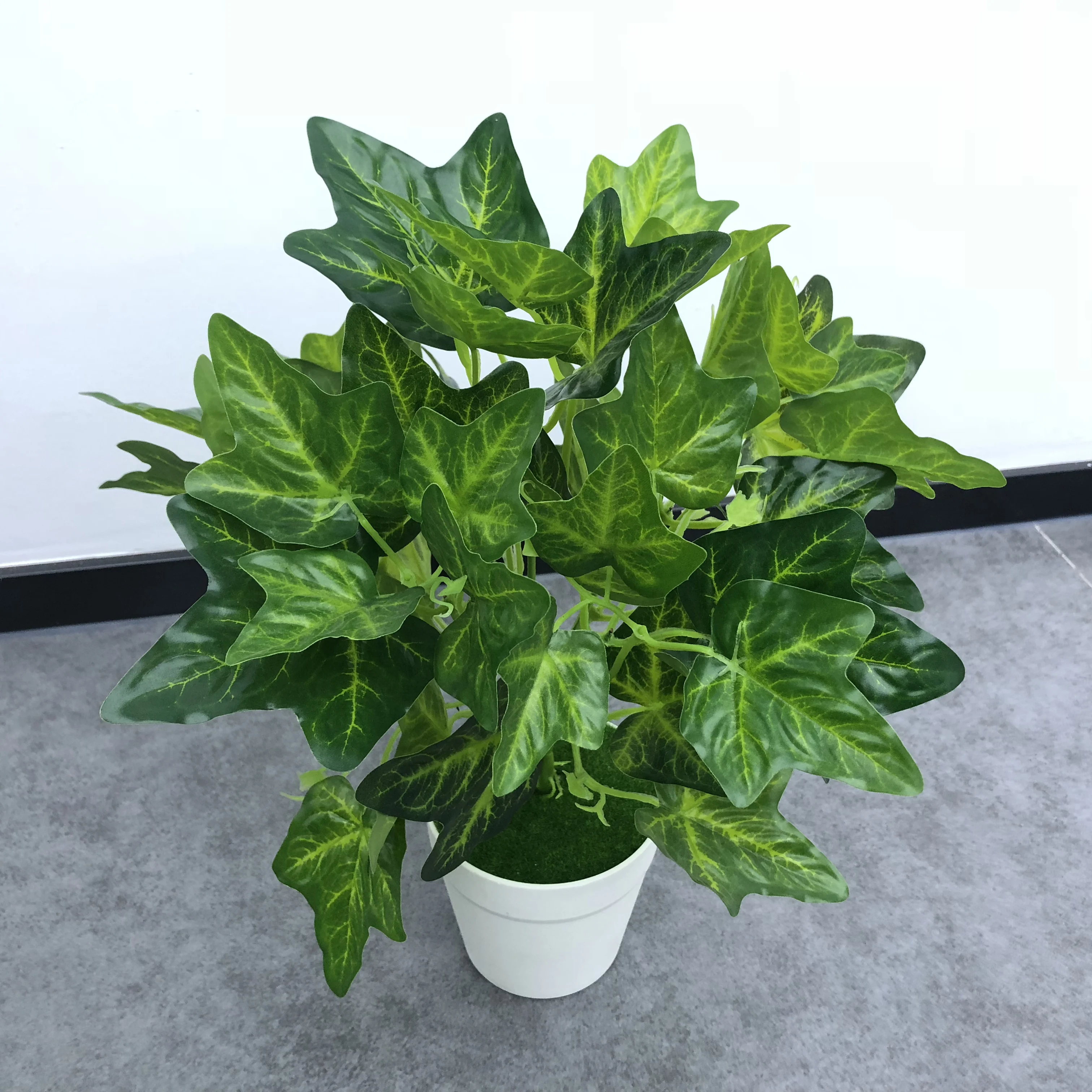 Small High-quality and Cheap Family Dining Table Decoration Artificial Bonsai Trees and Plants