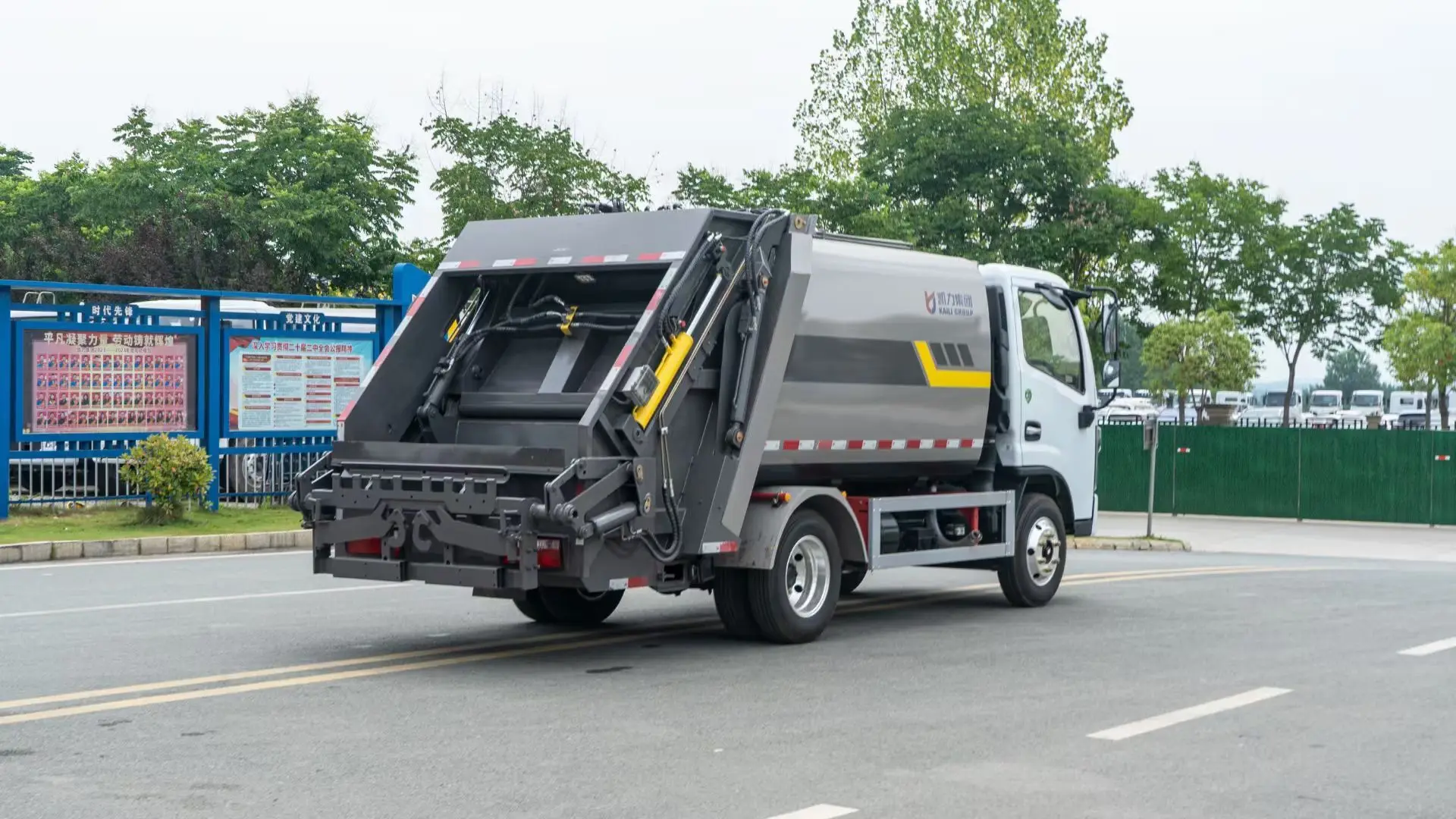 Hot Sale  Refuse Compactor Garbage Truck  for sale