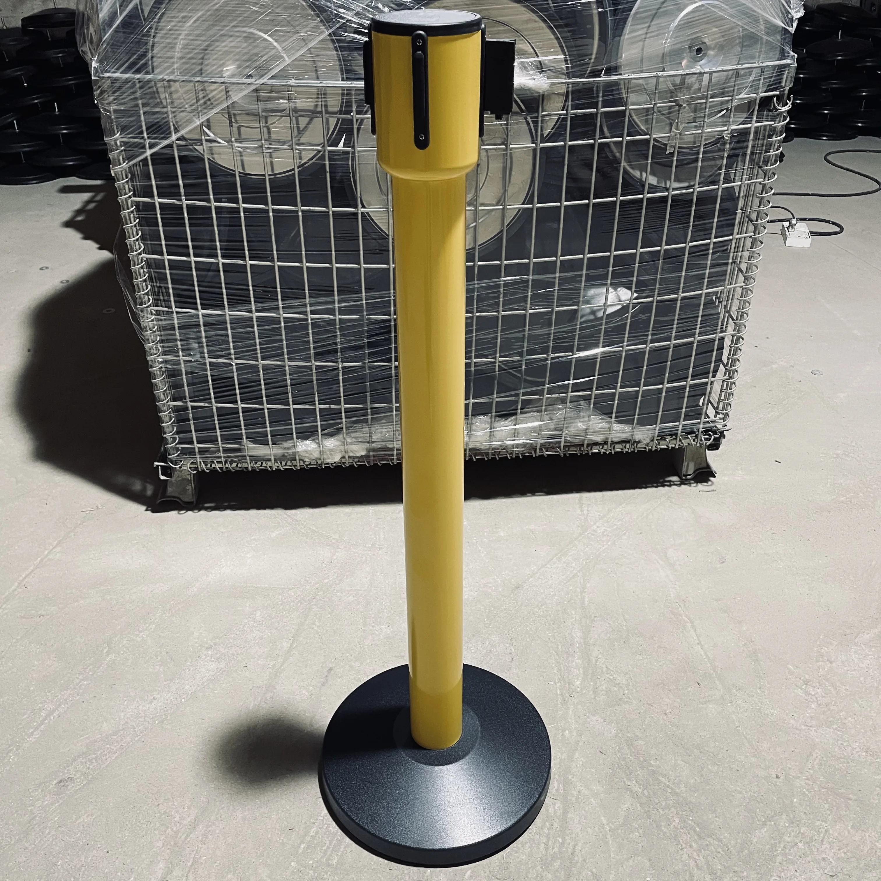 yellow Queue Line Divider Pole Tape Queue Barrier Crowd Control Retractable 10m Belt Post Stanchions for Sale