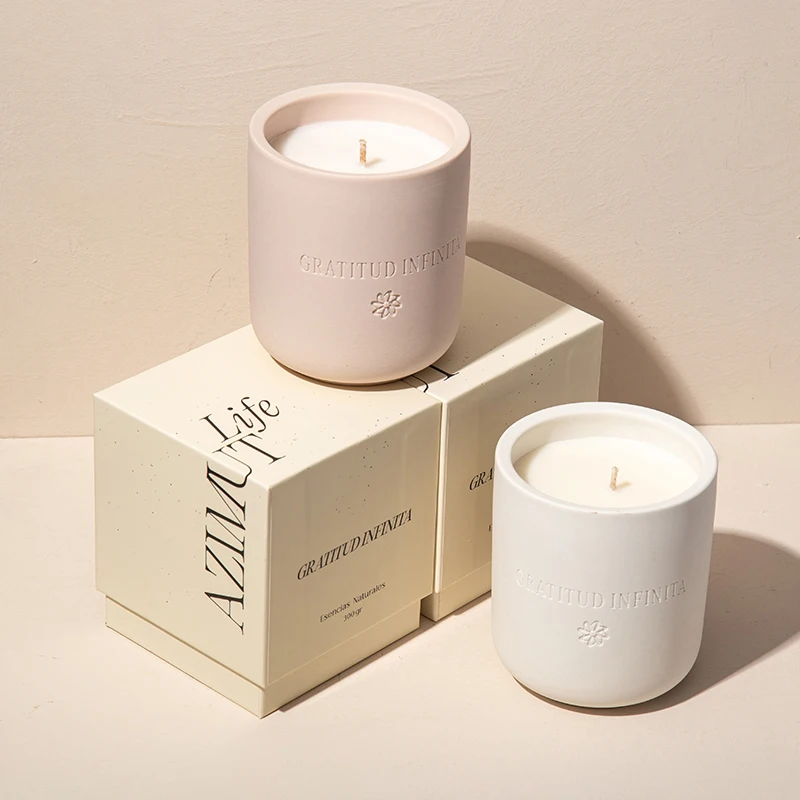 AIKUN Custom Carve Logo Ceramics Jar Luxury Aromatherapy White Soy Wax Home Decoration Scented Candle with Gift Box