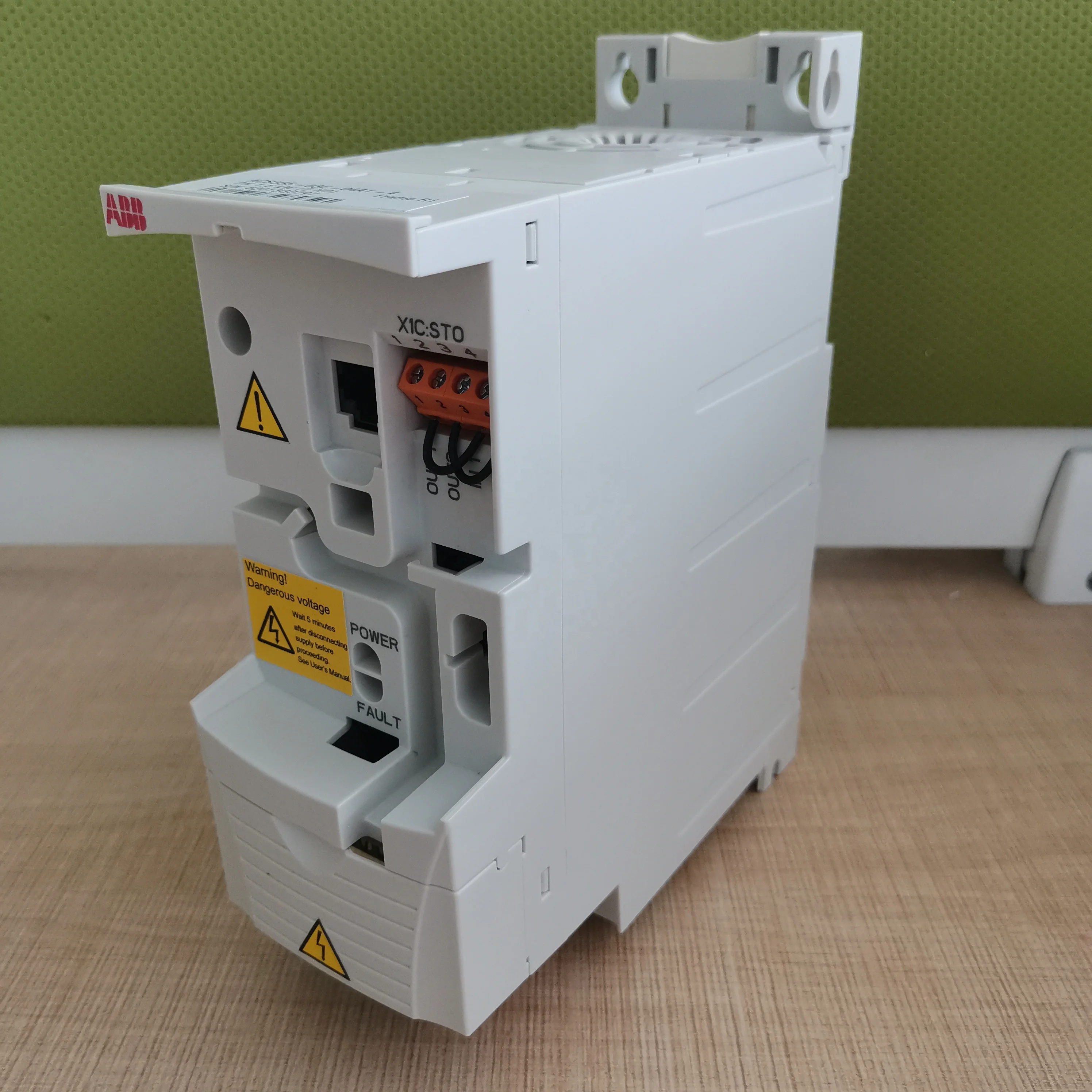  ACS355-машин привод 3PH AC400V 1.5kw инвертор ACS355-03E-04A1-4 переменного тока есть в
