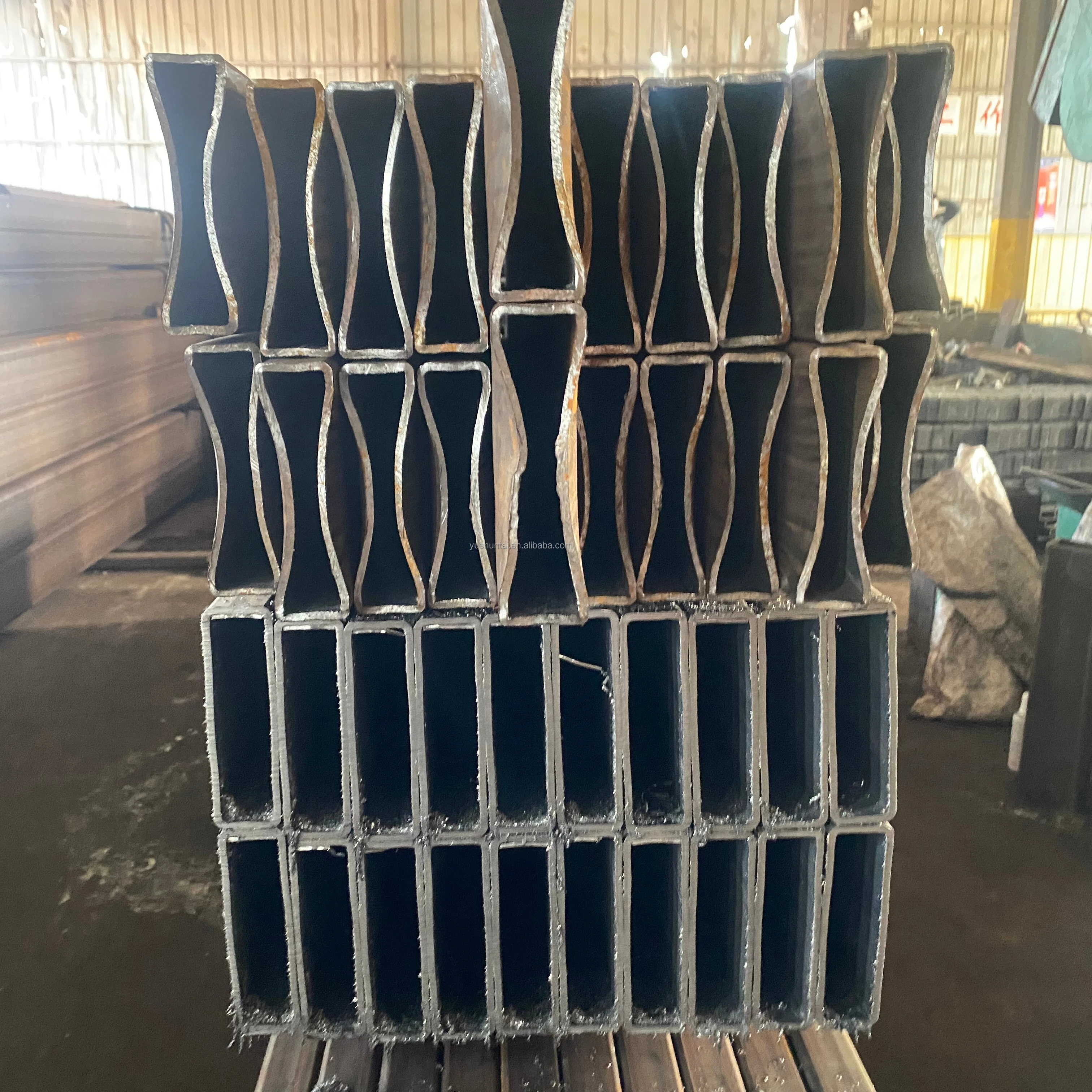 China High Quality Seamless Steel Pipes Low Priced Hollow Section 25*25 50*50 Astm Q235 Q195 Q345b 304 316 316l 402 Square Pipe