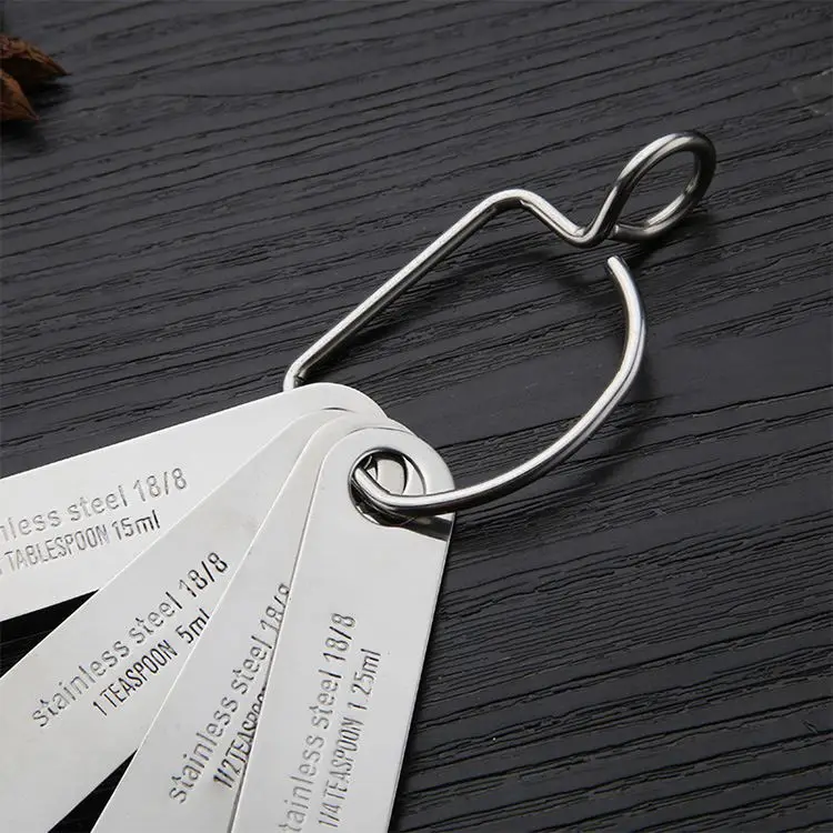 
4PCS 304 stainless steel measuring cups and spoons set 