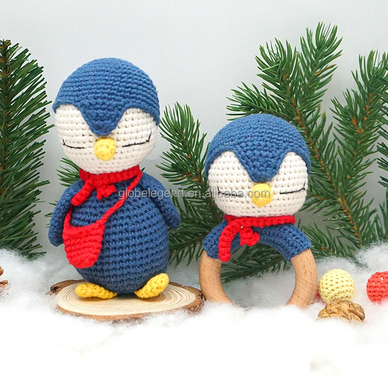 customs wholesale 100% Cotton Baby Rattle Wooden Knitted Penguin Teething Children Toy crochet penguin teether set